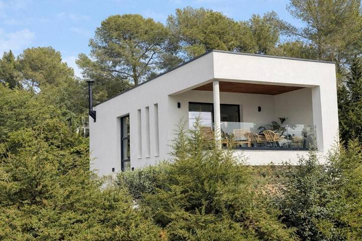 Location de vacances pour 2 personnes, avec vue dans Plage de Boulouris