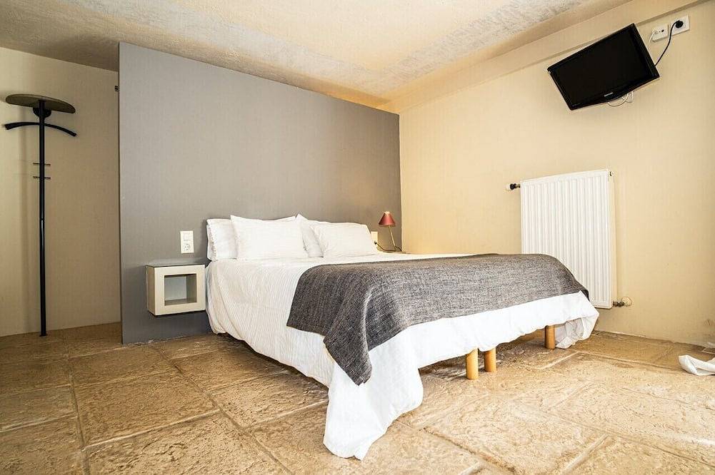 Villa with pool and private garden and barbecue. Elegant atmosphere in Benidorm, Costa Blanca