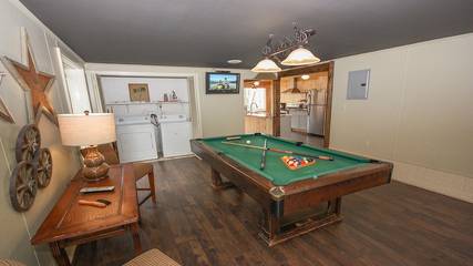 Chalet for 4 Guests in Gatlinburg, Sevier County, Picture 4