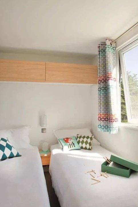 Zecamping 3 étoiles familial piscine chauffée hammam locatif Tv 25m2 in Florac-Trois-Rivières, Parc national des Cévennes