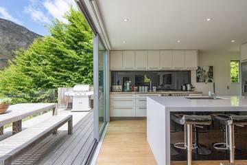 Villa for 12 Guests in Queenstown, Otago, Picture 1