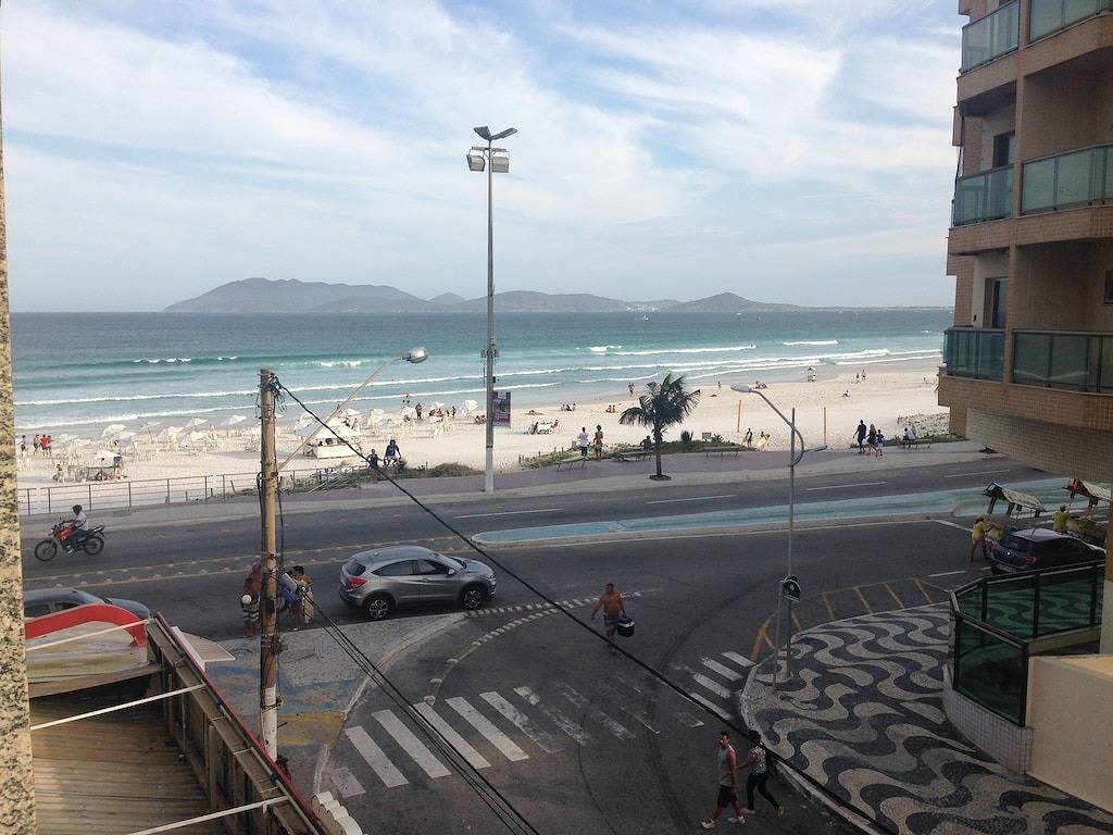 Ganze Wohnung, Apartment 30 Meter von Praia do Forte entfernt - mit Blick auf den Strand in Praia do Forte Cabo Frio, Rio de Janeiro (Bundesstaat)