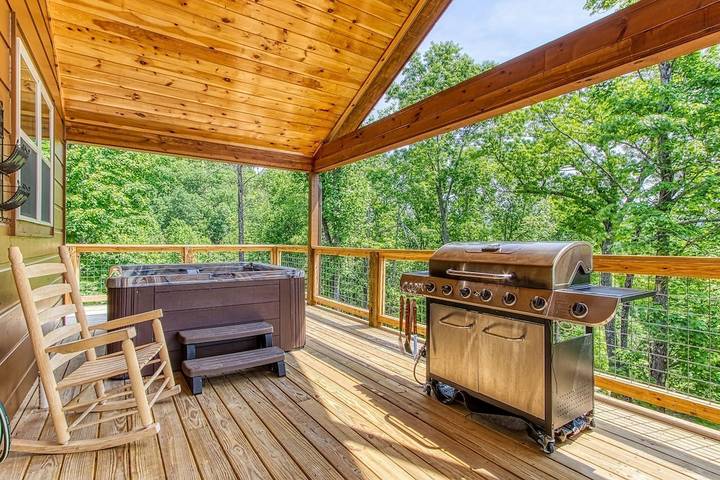 Chalet for 12 people, with balcony and hot tub in Gatlinburg