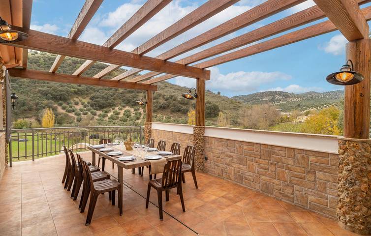 Acogedor apartamento con piscina, aire acondicionado y parrilla cerca del río y restaurante in Algarinejo, Provincia de Granada