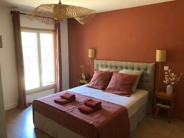 Chambre d’hôte pour 2 personnes, avec vue ainsi que piscine et jardin à Gordes