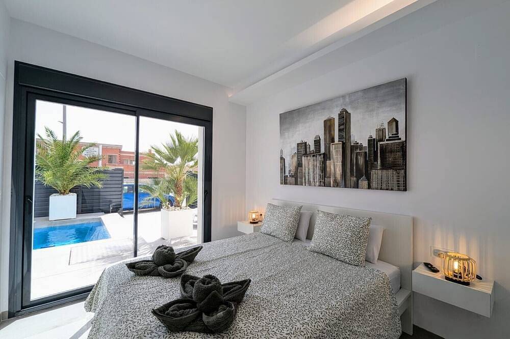 Exclusive Holiday Home 'R-40-D' with Private Pool, Wi-Fi & Air Conditioning in Los Montesinos, Costa Blanca