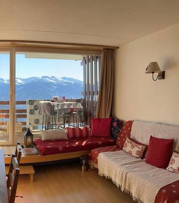 Gîte pour 3 personnes, avec sauna et vue ainsi que bassin pour enfant et jardin dans Anzère