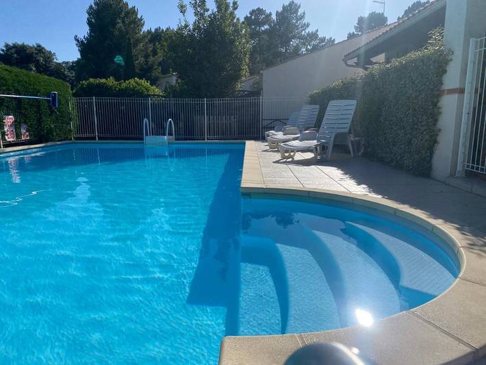 Location de vacances pour 10 personnes, avec piscine ainsi que jardin et vue, adapté aux familles dans La Terrière - 2