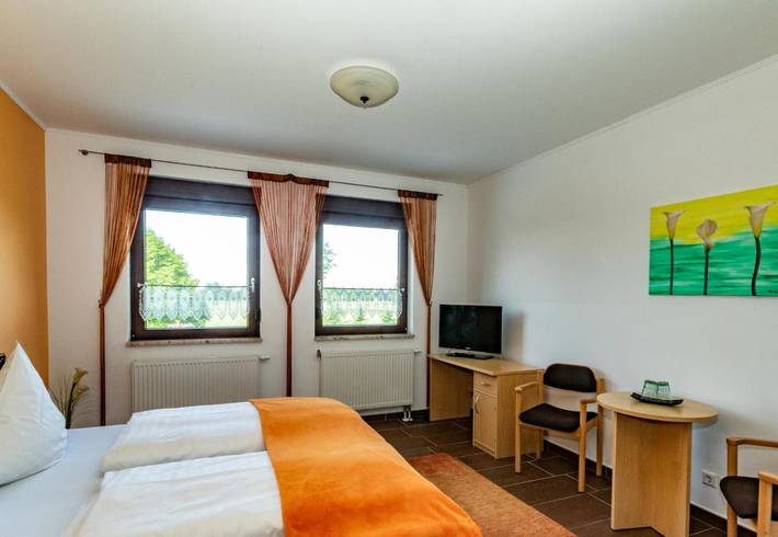Camping, mit Garten und Pool sowie Ausblick im Spreewald - 2