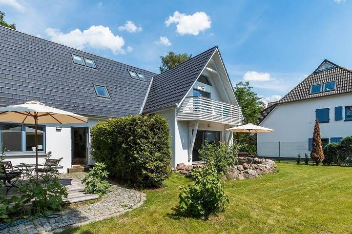Ferienwohnung für 2 Personen, mit Terrasse und Garten sowie Sauna in Dierhagen