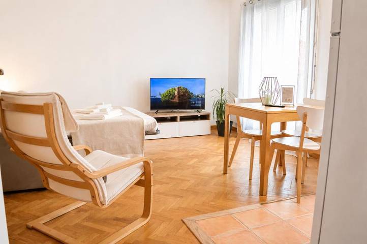 Location de vacances pour 2 personnes, avec Balcon ainsi que Terrasse et Vue à Maisons-Laffitte