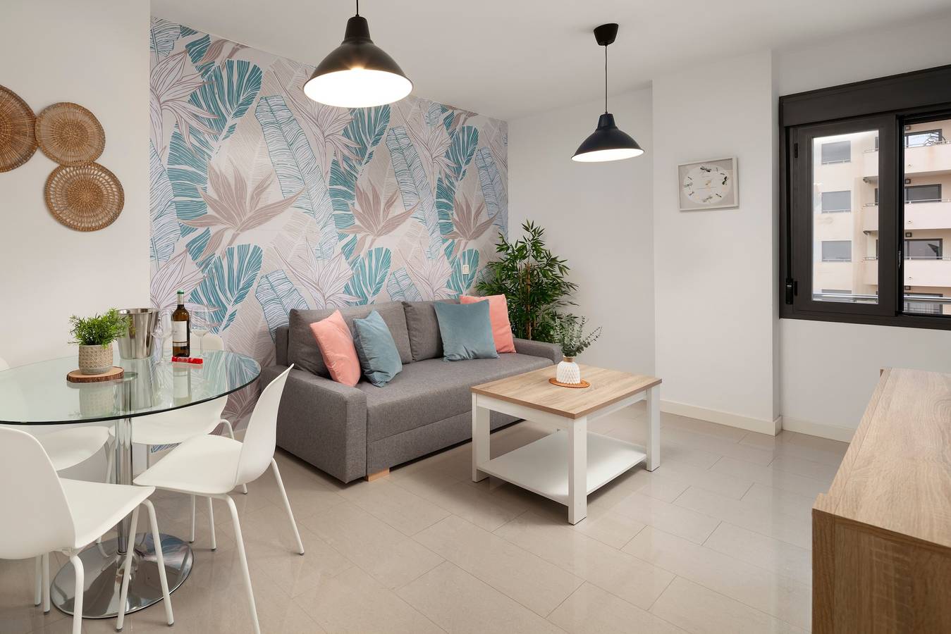 Geheel appartement, Appartement 'Playamarinsa' met zeezicht, Wi-Fi en airconditioning in Torre del Mar, Costa del Sol