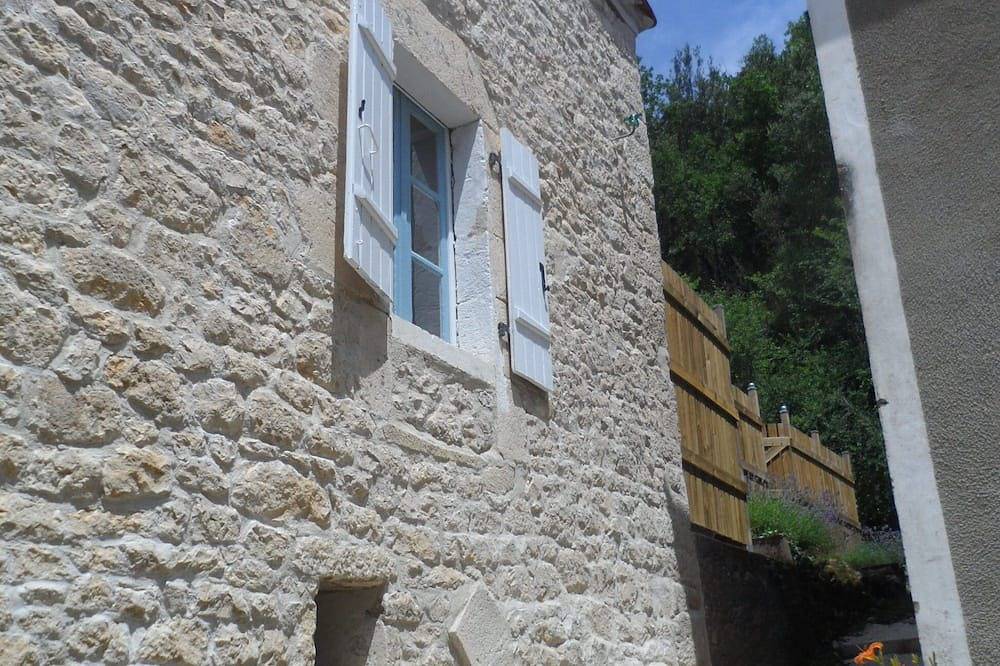 Appartement entier, Tour récemment rénovée dans la pittoresque vallée de la Dordogne. in Carlux, Périgord Noir