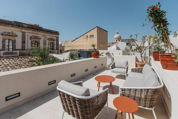 Villa per 6 persone, con panorama e terrazza, con animali domestici a Noto