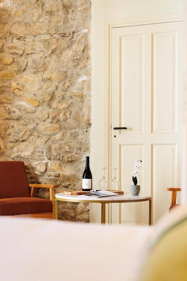 Location de vacances pour 2 personnes, avec jardin ainsi que vue et piscine à Armissan - 3