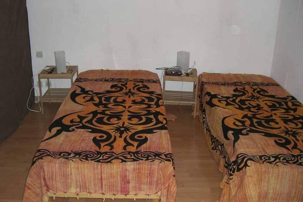 Apartamento entero, \"In situ\" House on bonita plaza provenzal in Noves, Region de Arles