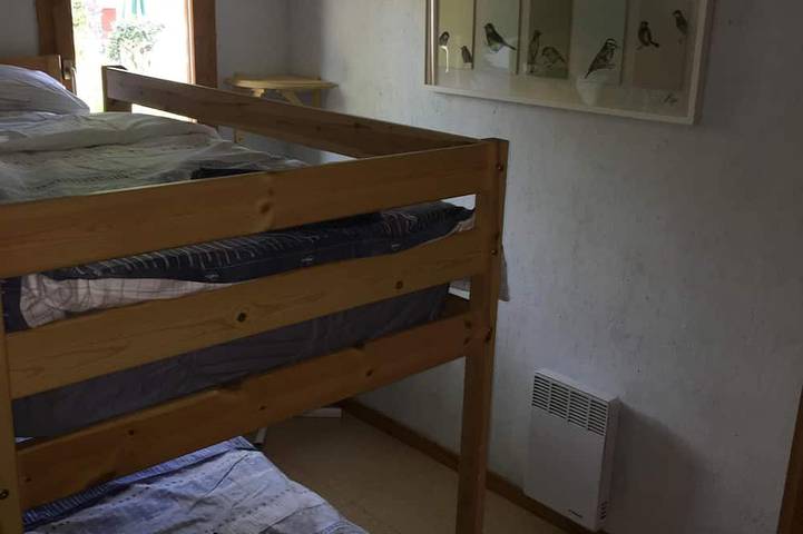 Cabane en bois pour 5 personnes, avec terrasse et jardin sur le Lac d'Annecy - 4