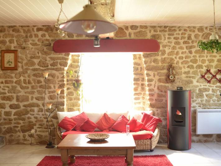 Location de vacances pour 4 personnes, avec jardin à Saint-Laurent-de-Terregatte