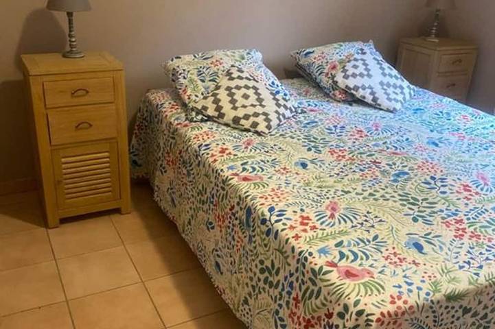 Péniche pour 4 personnes, avec balcon et jardin en Corse - 3