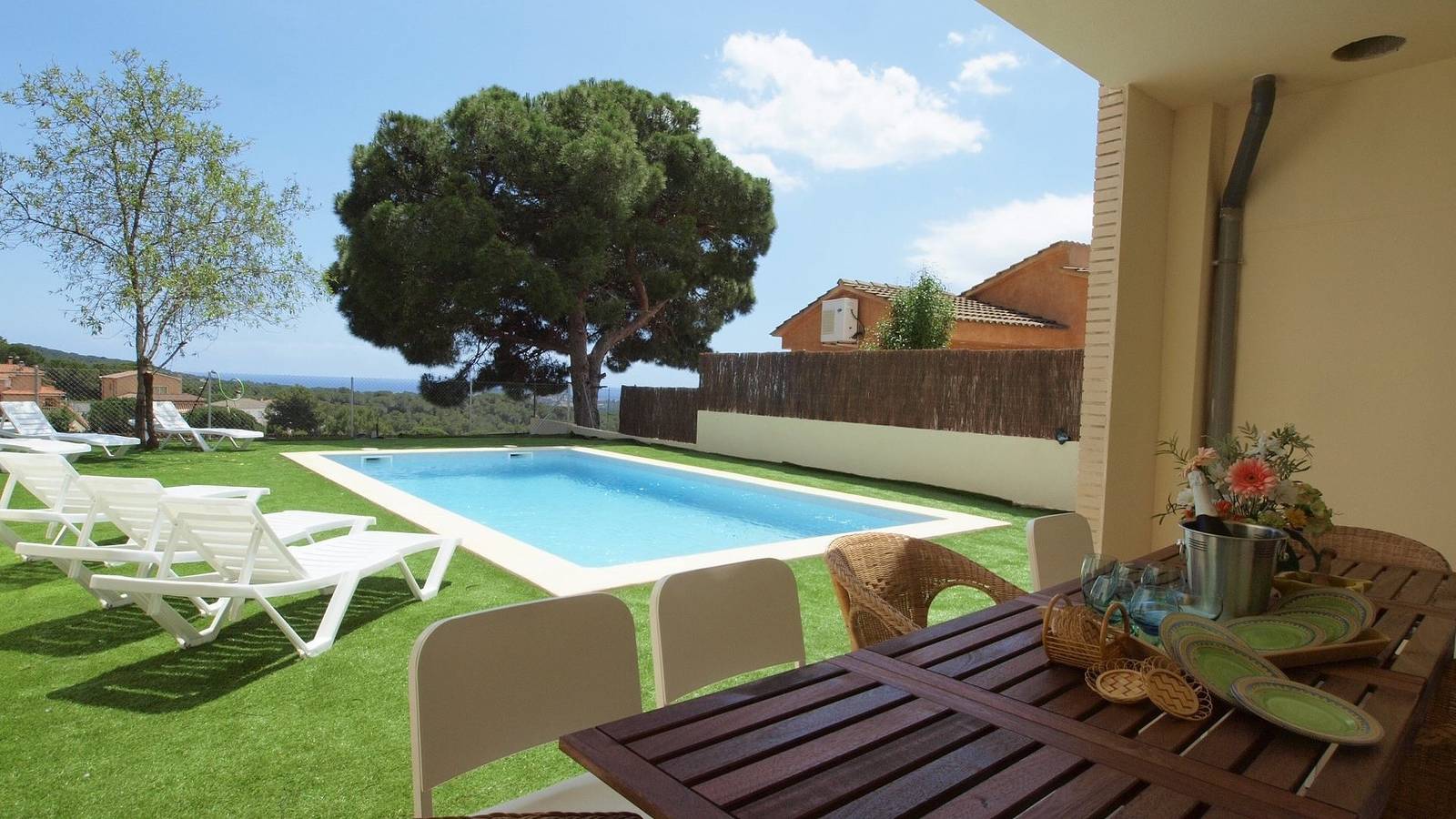 Villa "Costacabana - Villa Macey" con vistas al mar, piscina y Wi-Fi in Lloret de Mar, Costa Brava