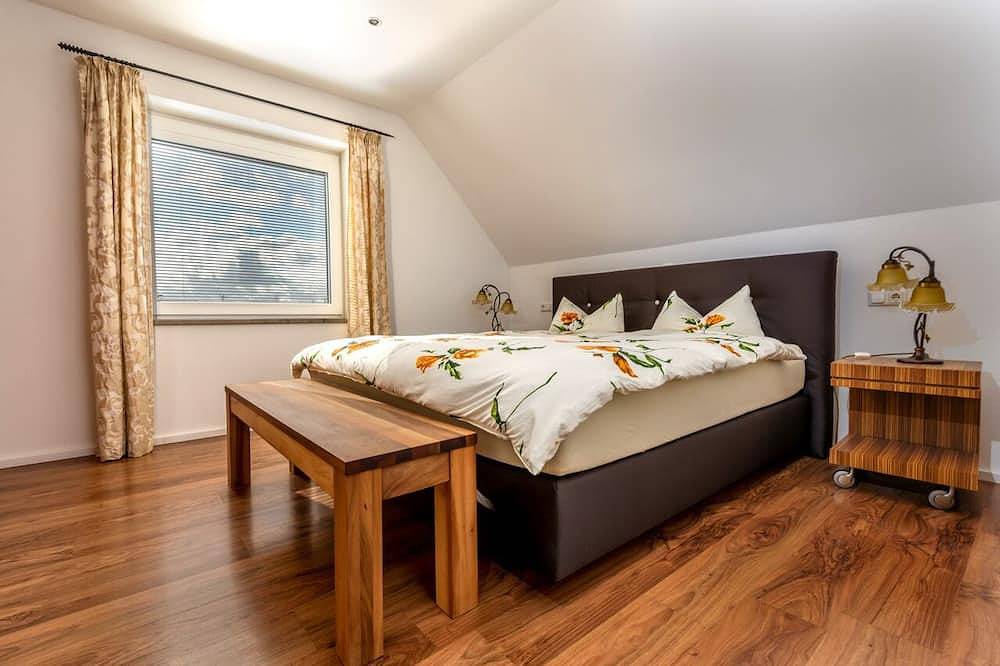 Ganze Wohnung, Lichtdurchflutetes Maisonette 90qm mit Balkon -Vorort der Weinmetropole Würzburg in Rottendorf, Romantische Straße
