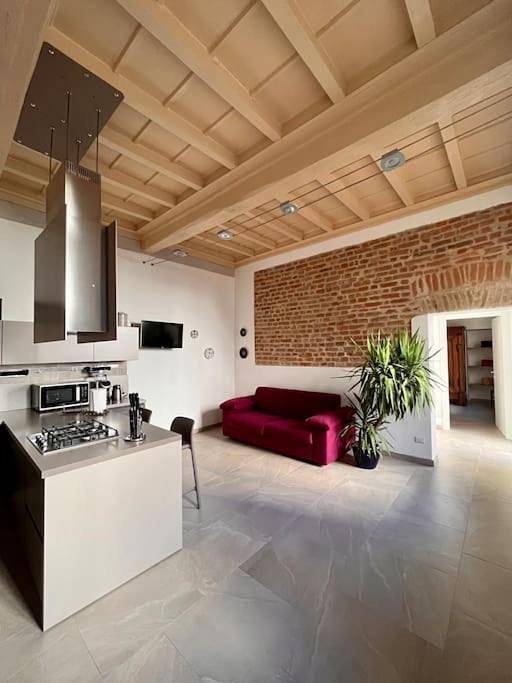 Dimora Boezio7, cozy and charming place in center with private parking in Pavie, Province de Pavie