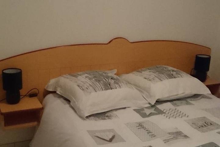 Gîte pour 4 personnes, avec balcon ainsi que jacuzzi et piscine, animaux acceptés dans Saint-Geniez-d'Olt-et-d'Aubrac - 2