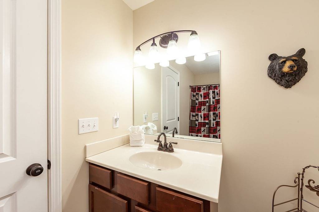 Log Cabin for 8 Guests in Sevierville, Sevier County