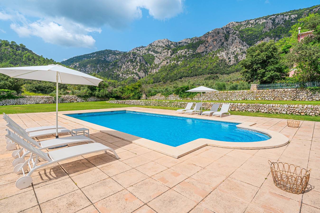 Ferienhaus 'Villa Son Perot' mit Bergblick, privatem Pool und Wlan in Bunyola, Mallorca Westen