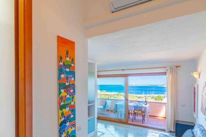 Casa sulla spiaggia per 4 persone, con balcone in Sardegna