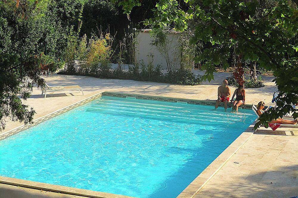 Villa in Uzès Pool 9X9, 2 Schlafz, Terrasse, Parkpl., Klima., Wlan, sehr ruhig in Uzès, Nimes und Umgebung