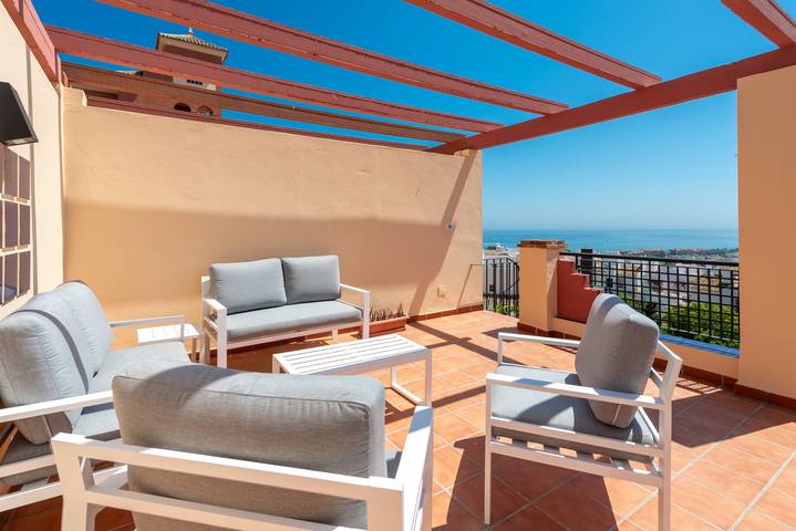 Holiday rental for 6 people, with garden and pool as well as terrace in La Duquesa