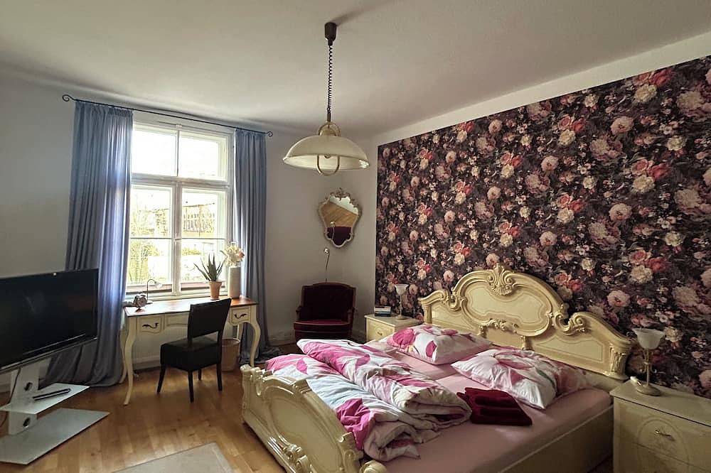 Entire apartment, Aab Apartment 80sqm with 2 bedrooms, self-check-in with wifi, free parking lot in Bad Kissingen, Rhön-Bayern