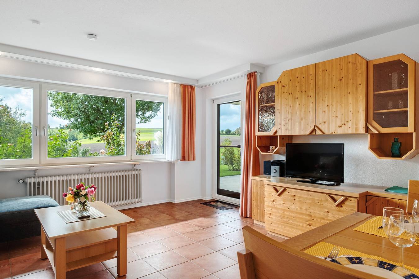 Ganze Wohnung, Apartment 'West, 44 qm' mit gemeinsamer Terrasse, gemeinsamem Garten und Wlan in Weilheim, Südschwarzwald