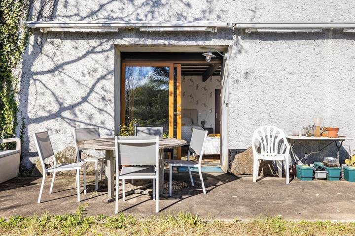 Chambre d’hôtes « Chambre Klimt » avec piscine partagée, terrasse commune et Wi-Fi in Sanxay, Vienne (France)