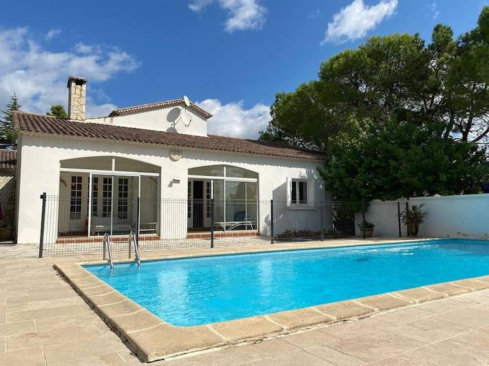 Maison de vacances pour 18 personnes, avec Terrasse ainsi que Jardin et Piscine à Boisset-et-Gaujac