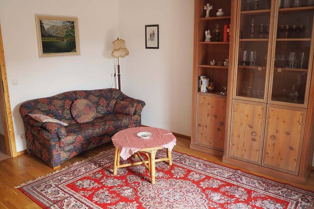 Ganze Wohnung, Appartement Hochries, 51 qm Obergeschoss, 1 separates Schlafzimmer in Riedering, Chiemgauer Alpen