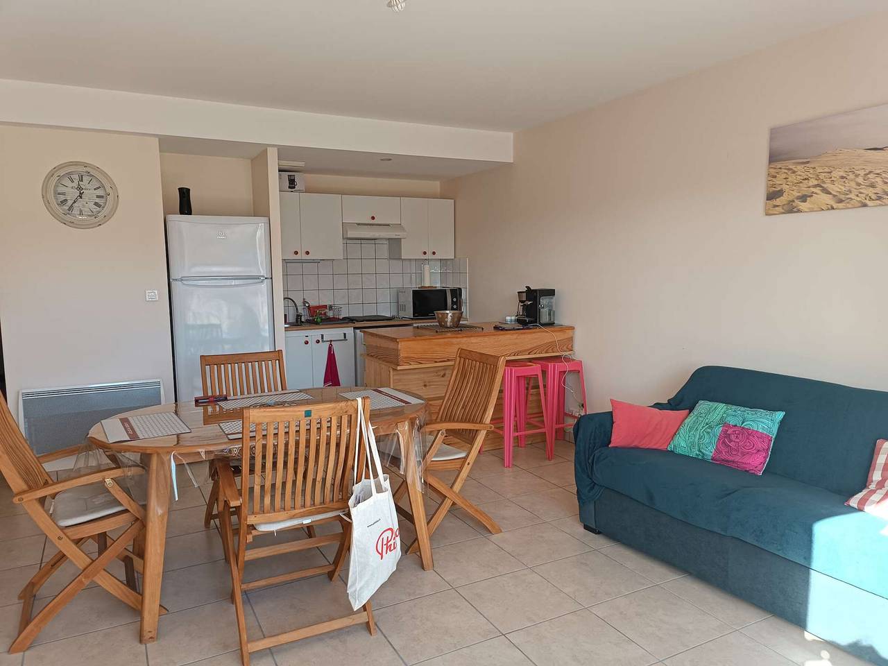 Entire apartment, Charming 1-Bed Apartment, 2-min Walk to Beach, with Balcony & Parking in Biscarrosse Plage, Biscarrosse