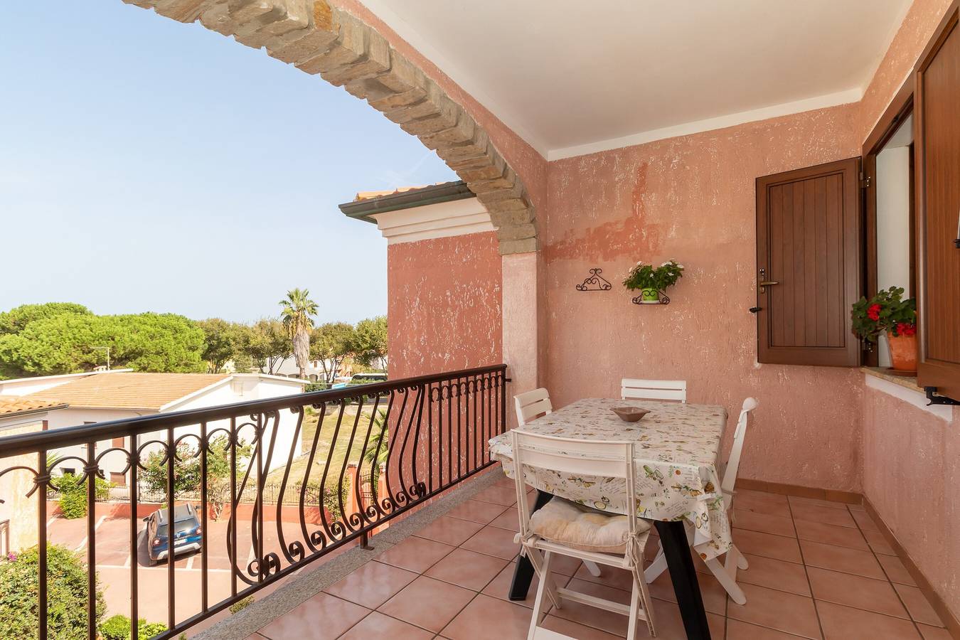 Appartamento intero, Appartamento Tulipano con balcone e Wi-Fi in Codaruina/Valledoria, Valledoria
