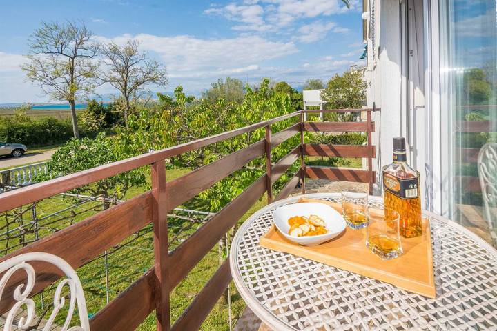 Ferienwohnung für 4 Personen, mit Balkon und Balkon/Terrasse in Privlaka