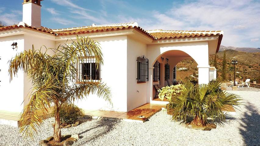Apartamento para 7 personas, con piscina y jardín en Canillas de Aceituno