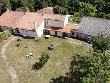 Gîte pour 8 personnes, avec terrasse, animaux acceptés à Payroux