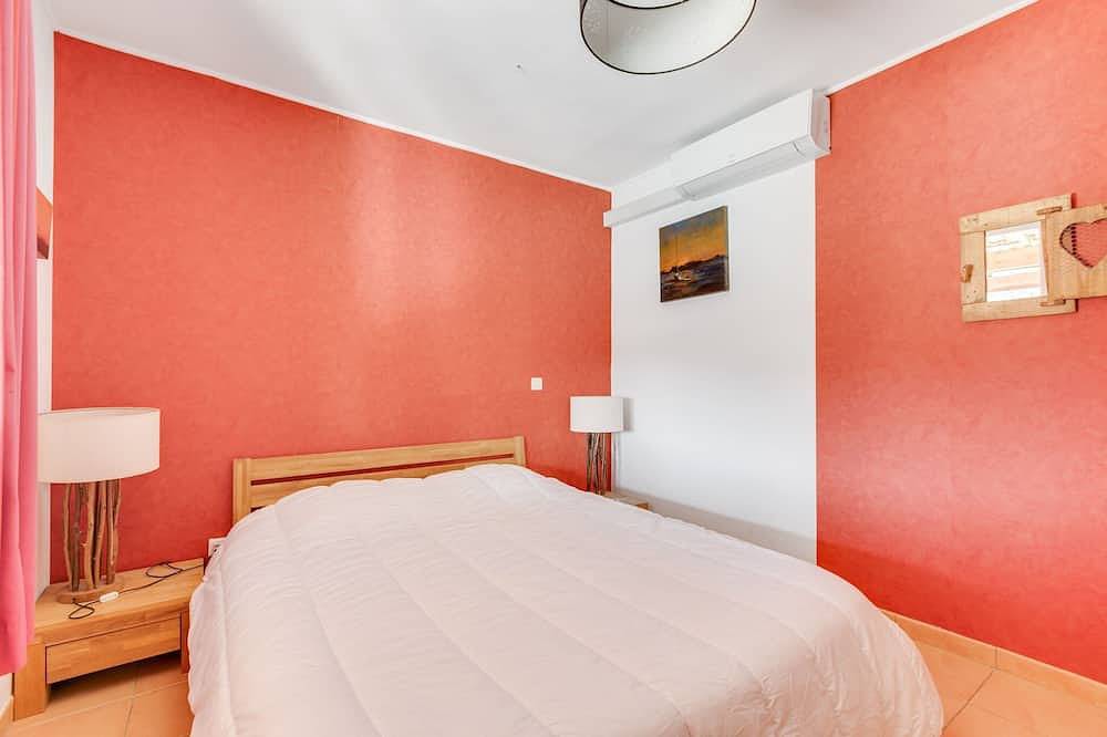 Sunny Roquebrun Getaway in Roquebrun, Béziers region