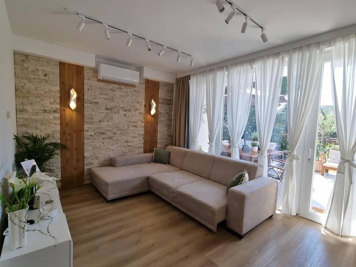 Ferienwohnung für 2 Personen, mit Ausblick und Garten in Balatonakali