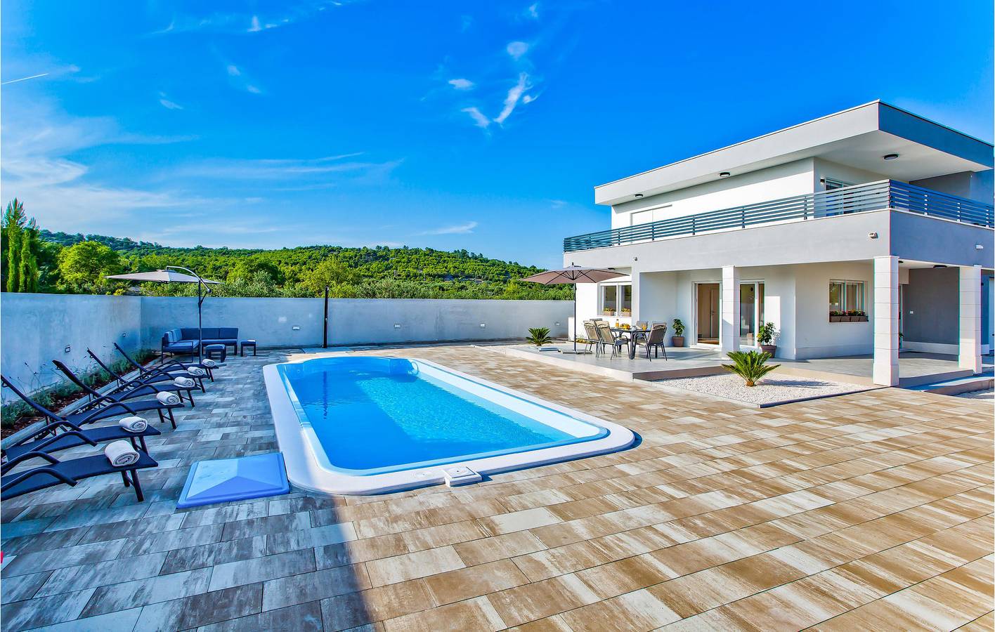 Holiday home for 8 people with terrace in Hvar