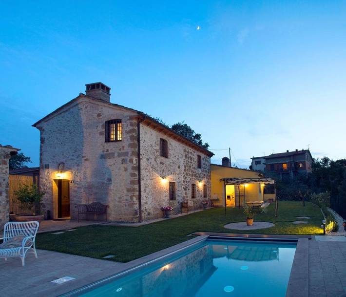 Casa vacanza per 7 persone, con Terrazza e Giardino nonché Piscina e Panorama a Narni