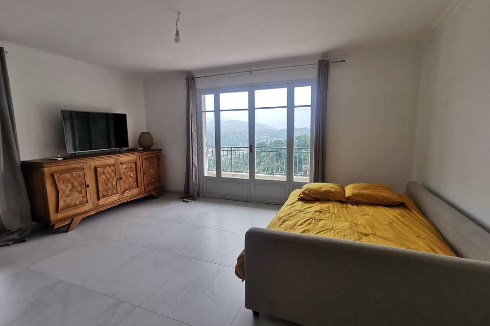 Séjour en Pleine Nature, vue Imprenable, Jacuzzi in Contes, Nizza Region