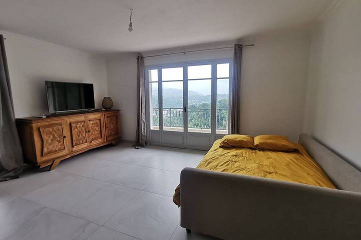 Location de vacances pour 6 personnes, avec jardin ainsi que terrasse et jacuzzi à Contes - 3