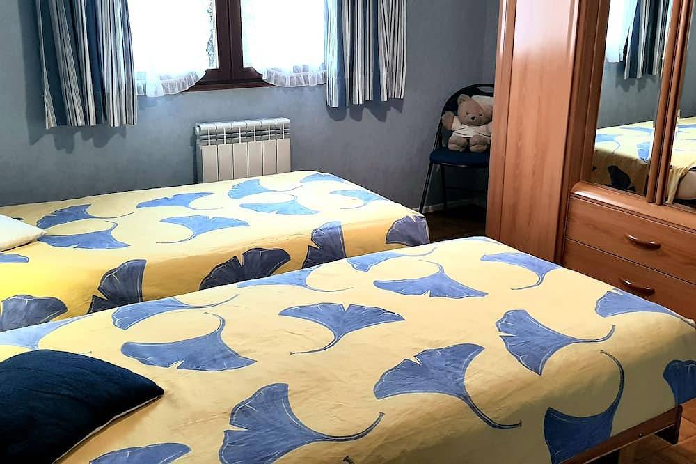 House near Annecy, 100m2, large garden, 8 min walk to lake, greenway in Sévrier, Parc naturel régional du Massif des Bauges