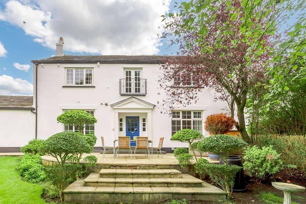 3 Bed in Rochdale in Rochdale, Greater Manchester